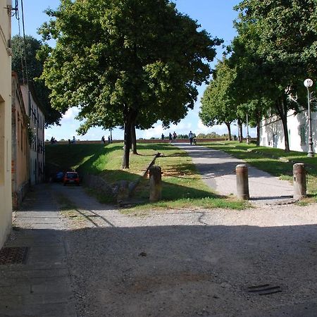 S. Agostino Fronte Mura Lucca Dış mekan fotoğraf
